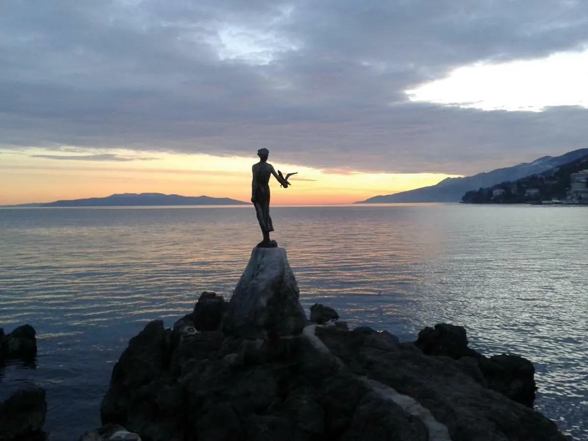 Josephine'S Garden Apartment Opatija